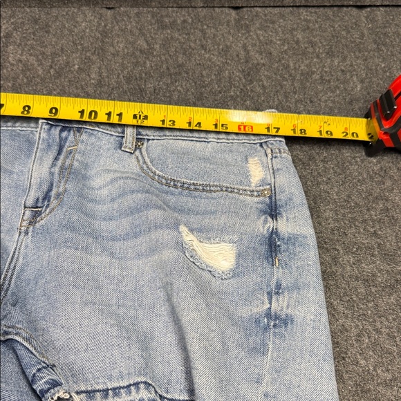 Vigoss Light Wash Denim Shorts - Picture 7 of 7